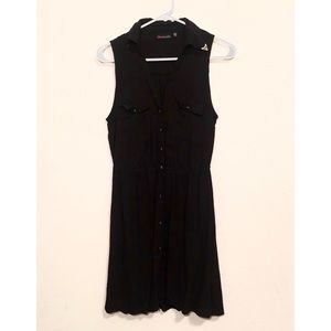 Sleeveless Button-Down Dress with Collar